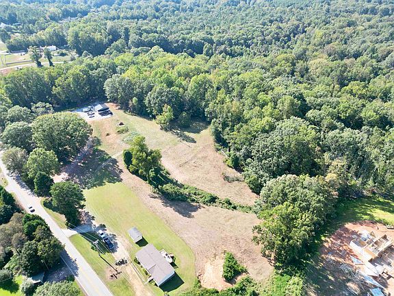 4th image of 2620 Carolina Country Club Rd