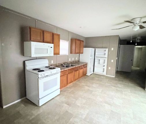 4th image of 12106 Diana Dr