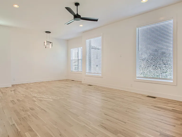 405 Serenity Ln — Photo 15