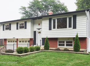 1111 N Greenfield Ln, Mount Prospect, IL