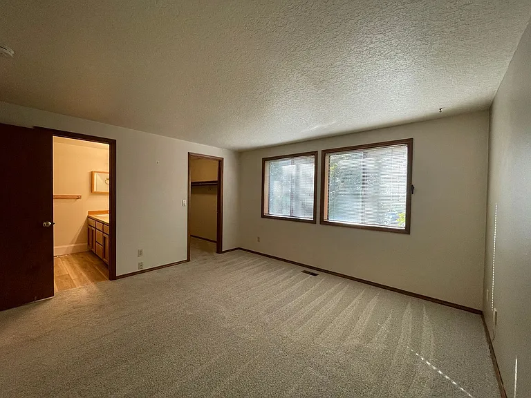 12128 SE 104th Ct — Photo 17