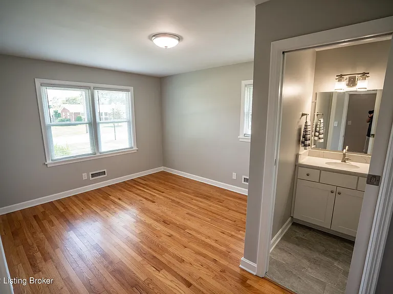 9008 Haviland Ave — Photo 25