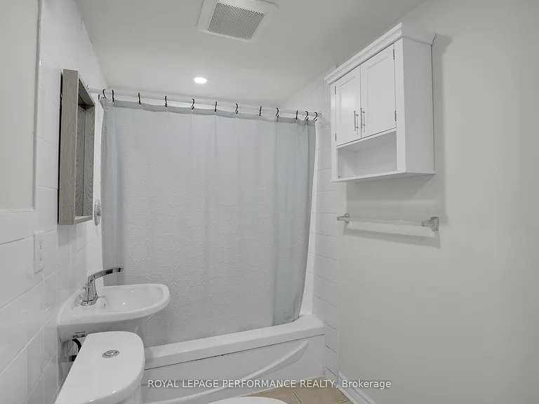 940 Brant St #LOWER — Photo 16