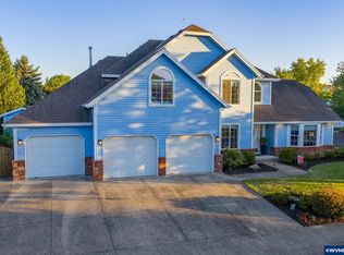 2750 Holiday Ln, Newberg, OR 97132