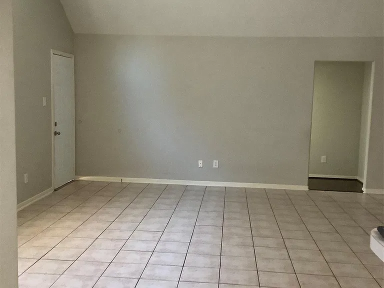 18215 Major Glen Cir — Photo 7