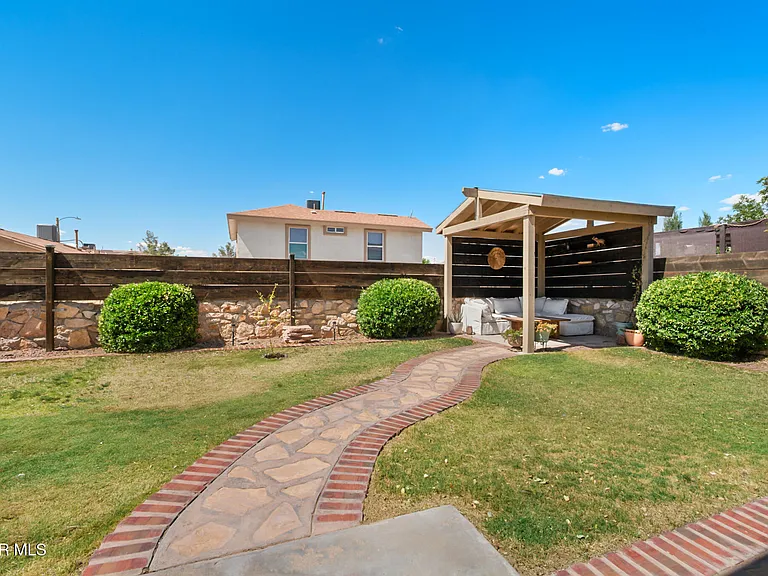 14121 Tierra Halcon Dr — Photo 28