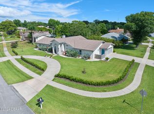 902 Chickadee Dr, Port Orange, FL 32127