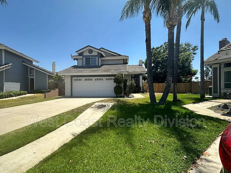 3 bed, 3.0 bath, 1507 sqft, $3,300 — Photo 3