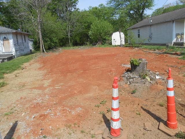 1st image of 904 E 21st St