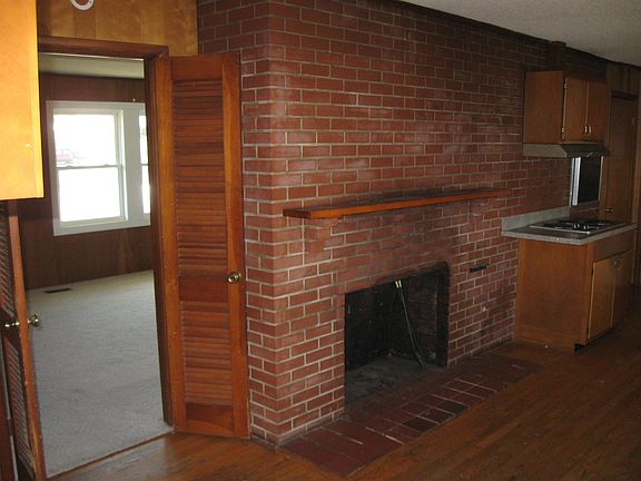 5th image of 2030 Ivy Ln
