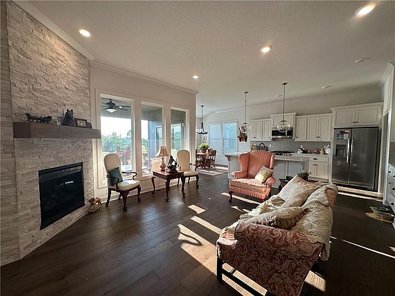 3rd image of 2938 SW Arboridge Dr