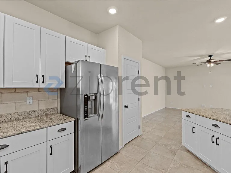 4519 Sapphire Moon Ave — Photo 7
