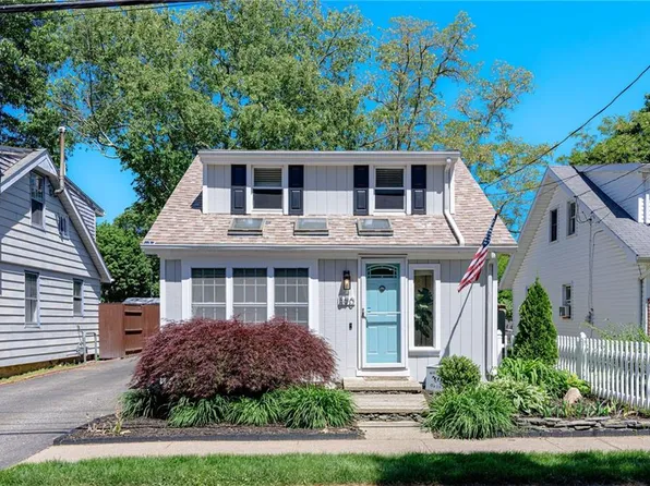 390 Nausauket Rd, Warwick, RI 02886