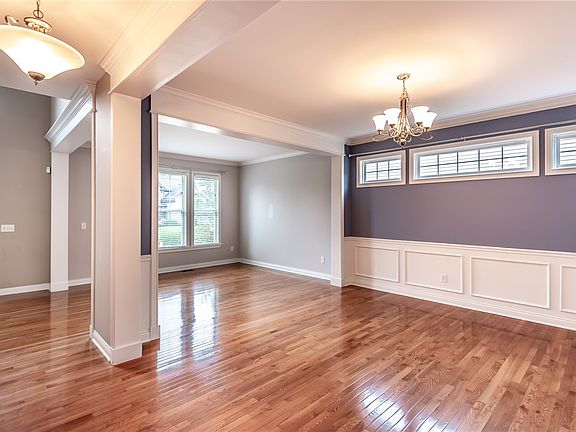 5th image of 1481 Shaker Run Blvd