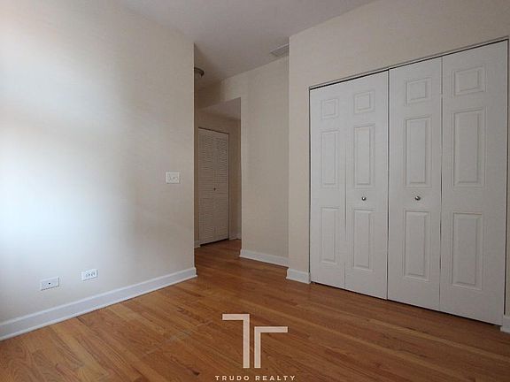 3rd image of 3256 N Clifton Ave APT 1