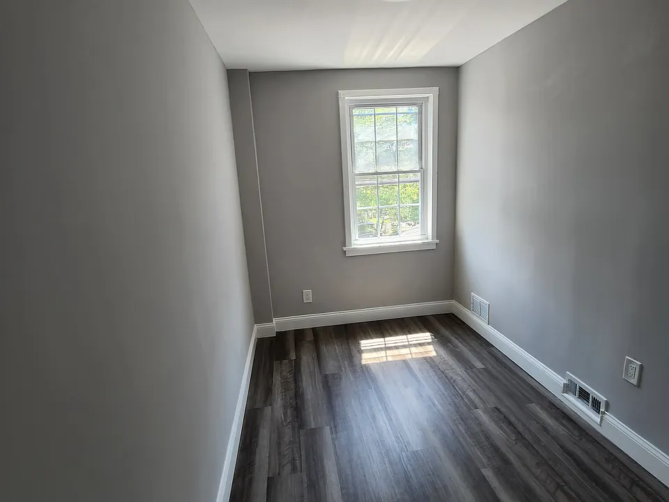 708 Aldworth Rd
