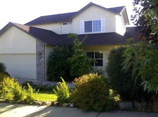337 N De Anjou Ave, Eagle Point, OR 97524