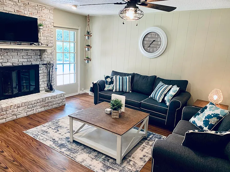 2484 Royal Carriage Dr #- — Photo 5