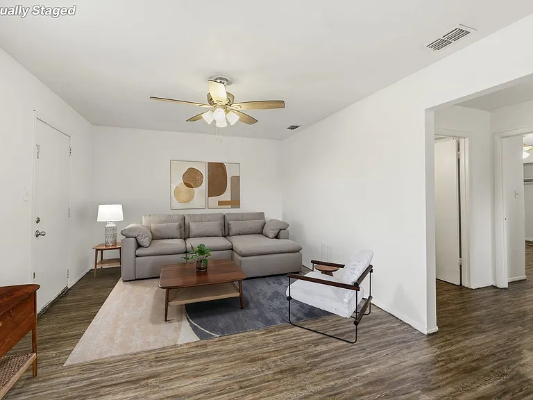 1853 Ivy Ln — Photo 9