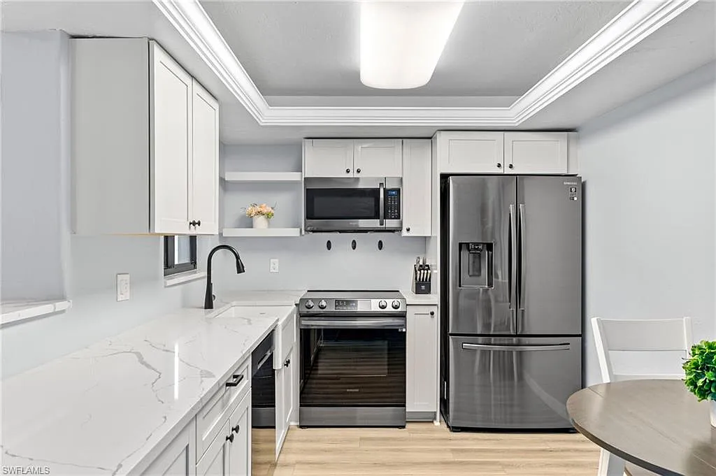 2 bed, 2.0 bath, 966 sqft, $2,000 — Photo 3