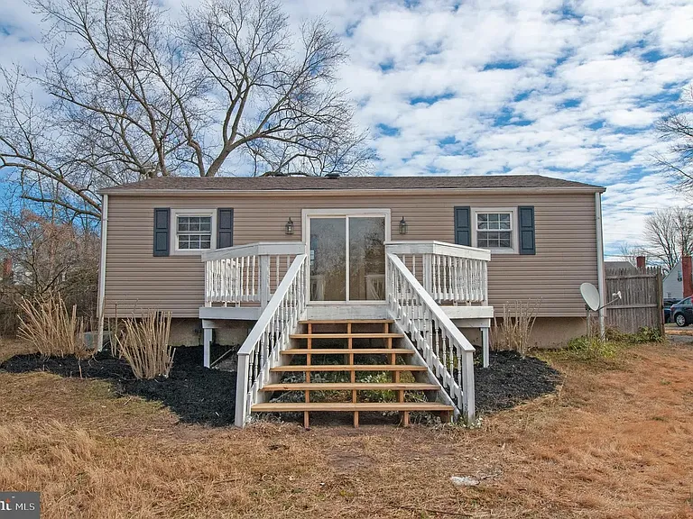 214 N Bradford St — Photo 25