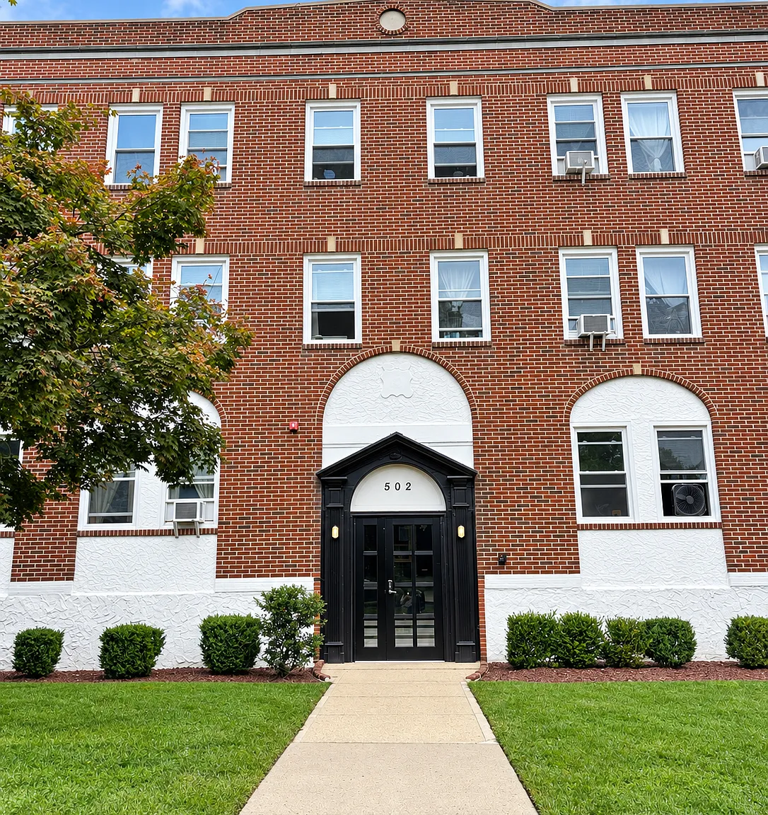 2 bed, $2,800 — Photo 1