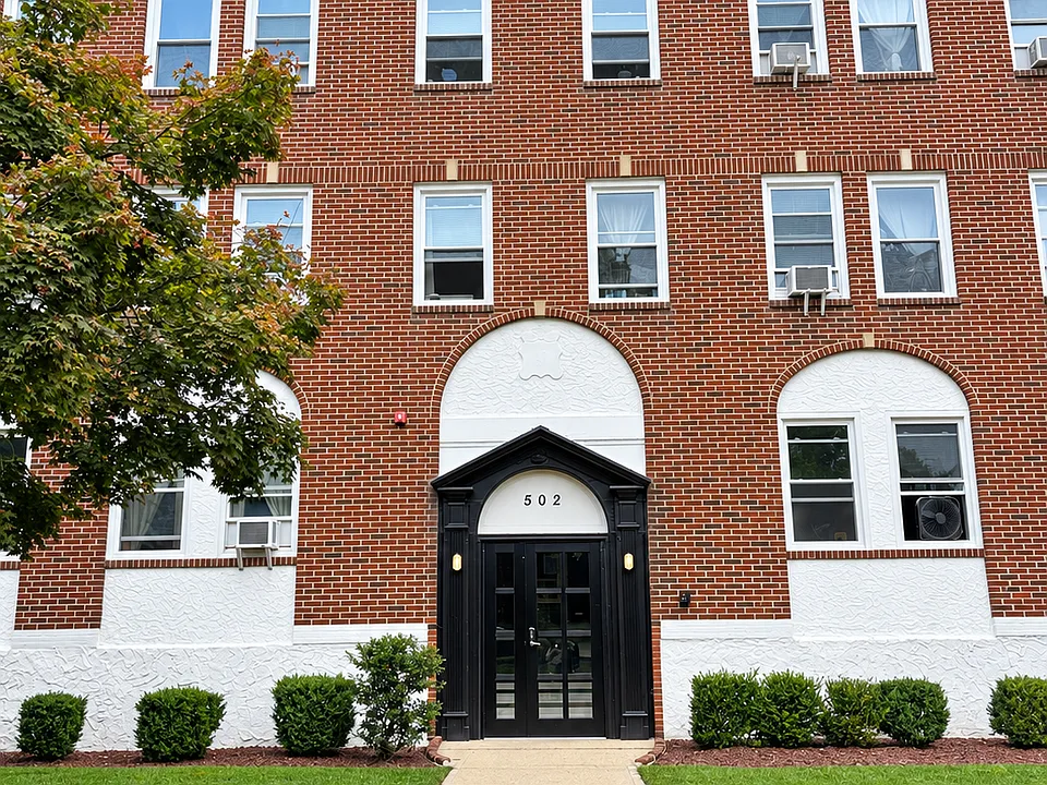 502 Brinley Ave #10