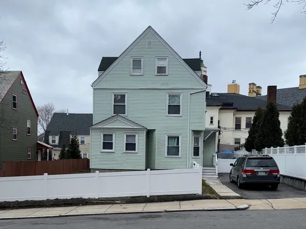 32 Moultrie St, Dorchester, MA 02124