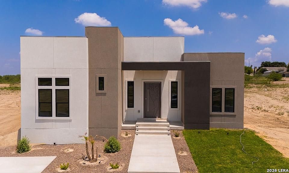 1st image of 825 Ceniza Dr.