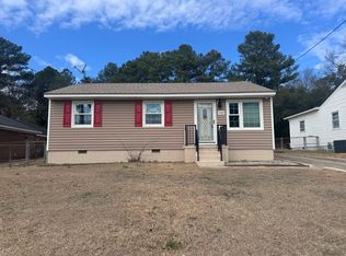 908 Rochester Dr, Fayetteville, NC 28305