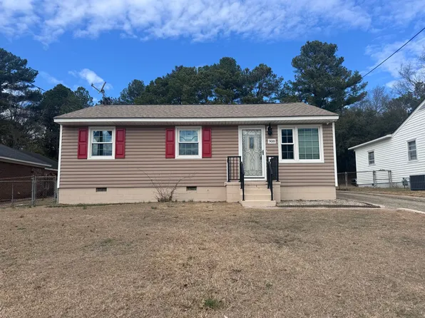 908 Rochester Dr, Fayetteville, NC 28305