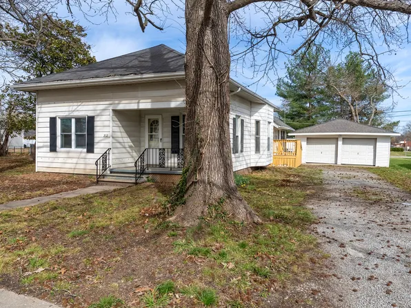 202 S Bush Ave, Hurst, IL 62949