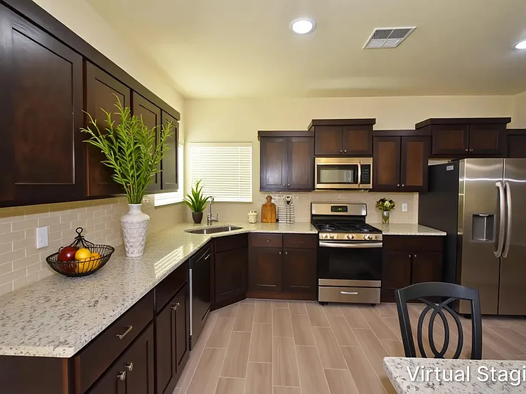 902 Bromyard Dr — Photo 8