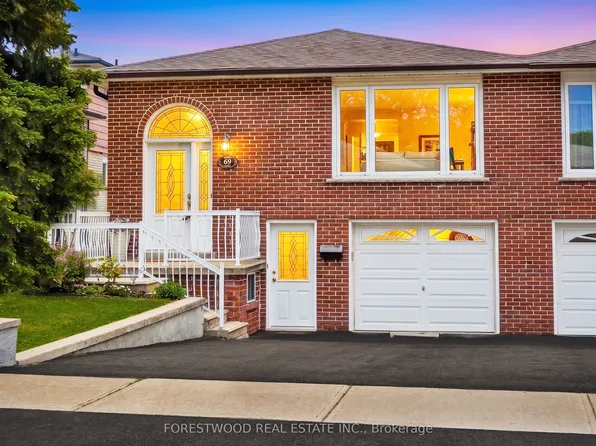 69 Surbray Grv, Mississauga, ON L5B 2E2