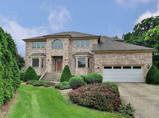 8812 Donegal Dr, Darien, IL 60561