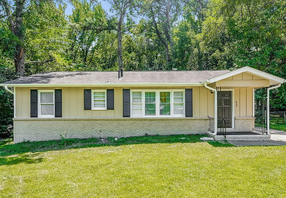 417 19th Ter NE