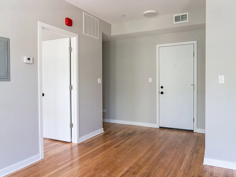 3051 W Leland Ave — Photo 26