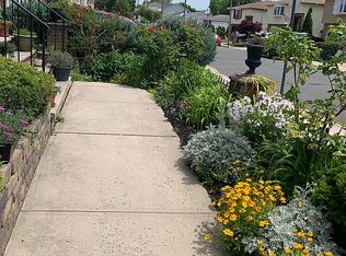 298 Hagan Pl, Secaucus, NJ 07094