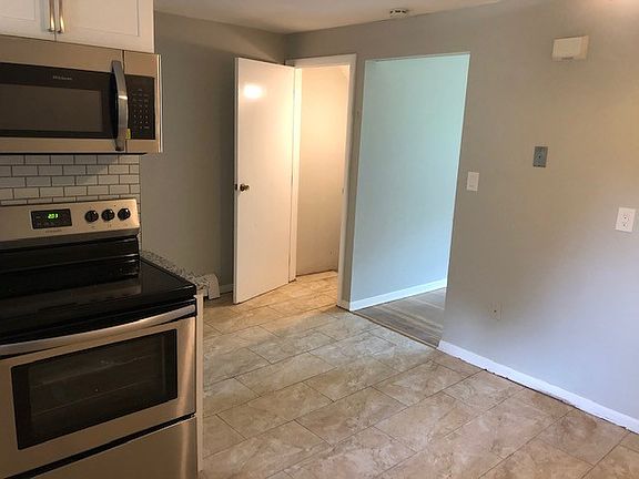 3rd image of 91 Bronson Ave Unit 16