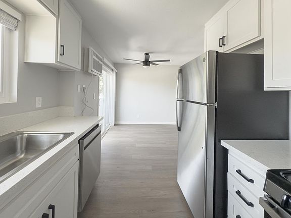 3rd image of 1500 Venice Blvd APT 201