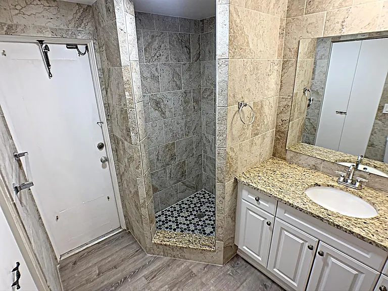 12313 Harland Ave — Photo 20