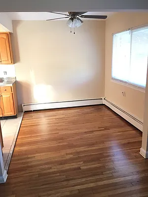 Rented by Metroline Realty | media 62