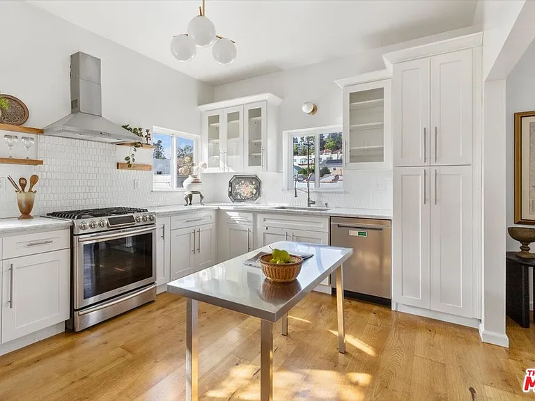 3312 Berkeley Ave — Photo 1