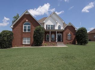 100 Strathmore Ct, Hendersonville, TN 37075