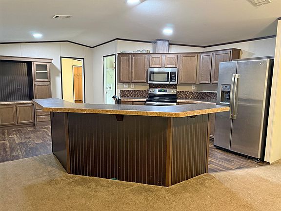 3rd image of 291 Leaning Oak Dr