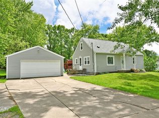 1071 Niles Vienna Rd, Vienna, OH 44473