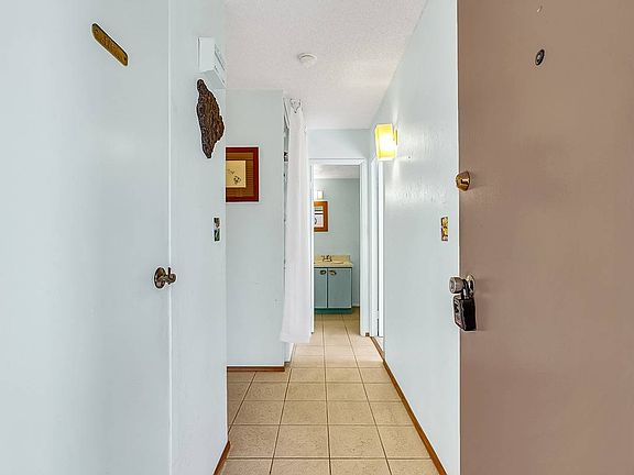 2nd image of 75-6016 Alii Dr APT 119