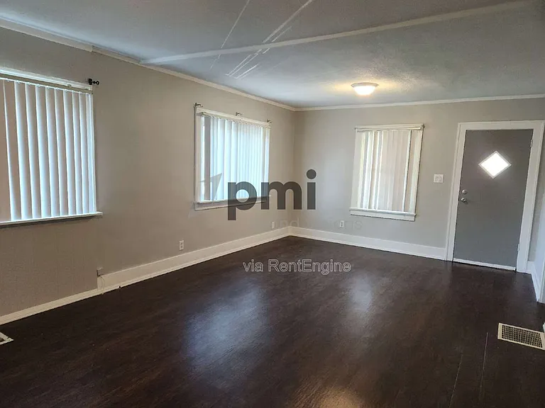 18 East Dr — Photo 7