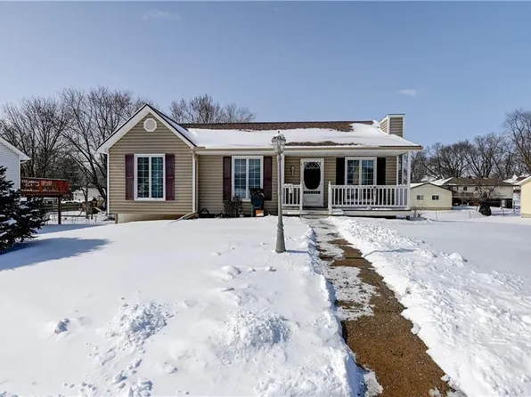 506 Santa Fe Dr, Gower, MO 64454