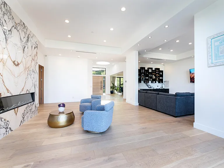 16341 Sloan Dr — Photo 11